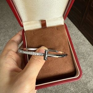 Bracelet with lab grown diamond